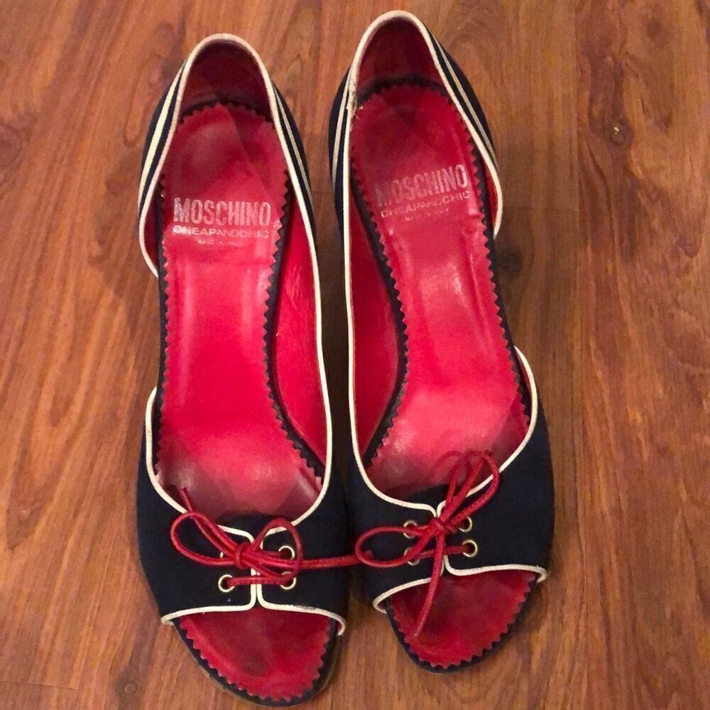 Mochino vintage Navy and beige heels size 7 1/2 open toe￼